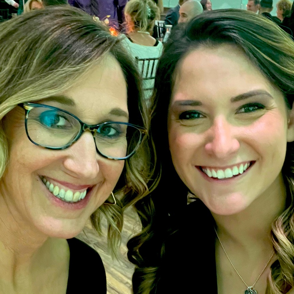 Meet your Poshers, Ali & Kristin 😁